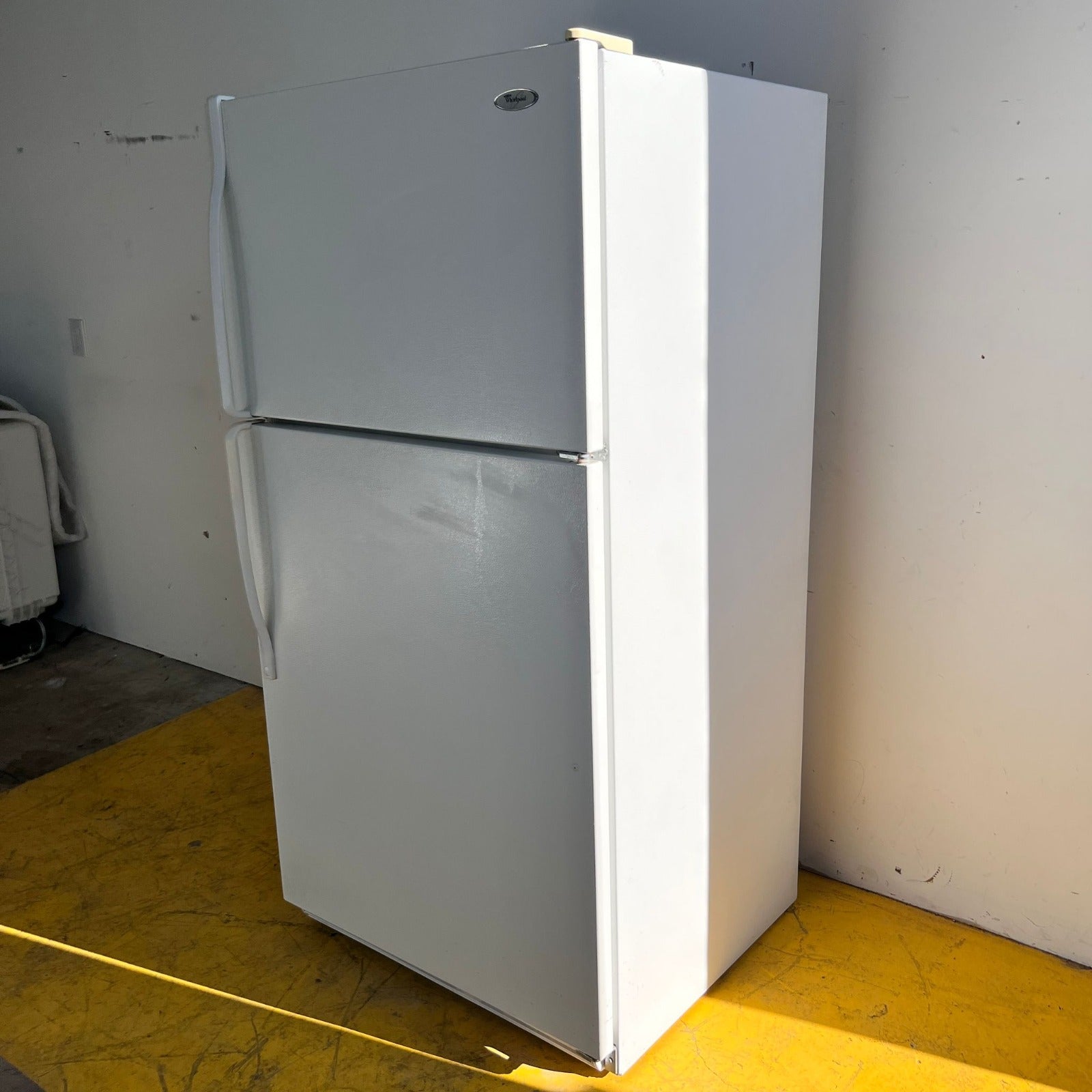 Whirlpool Top and Bottom Refrigerator Whirlpool Top and Bottom Refrigerator
